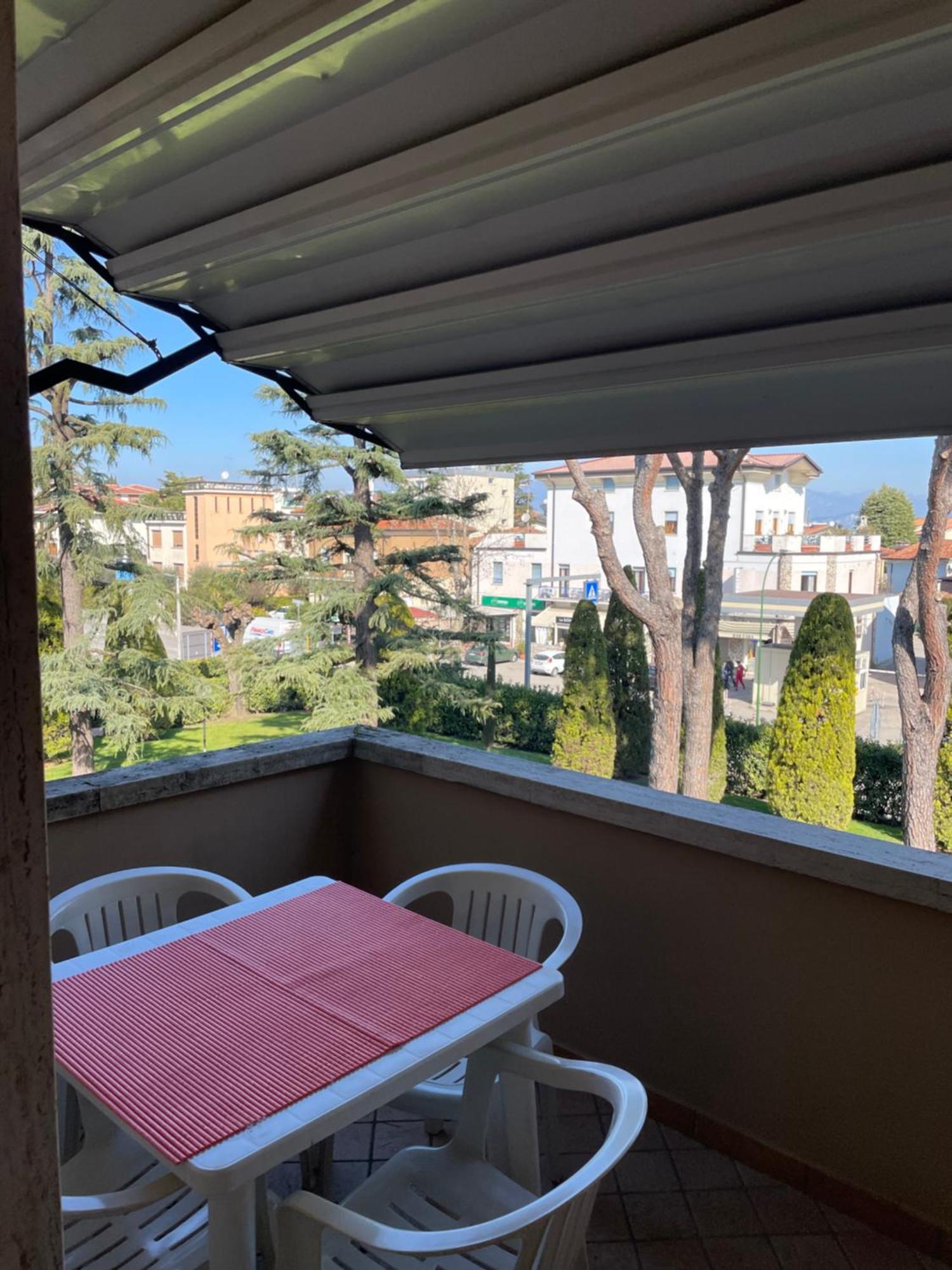 Nico'S Apartment Peschiera del Garda Ngoại thất bức ảnh